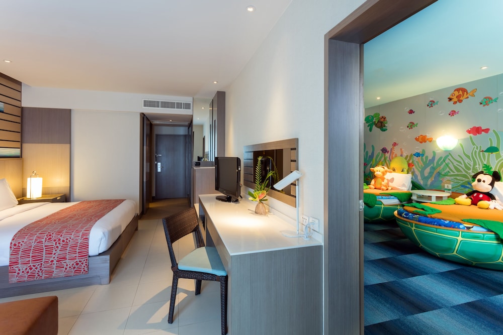 Family Suite, Multiple Beds - Photo 4