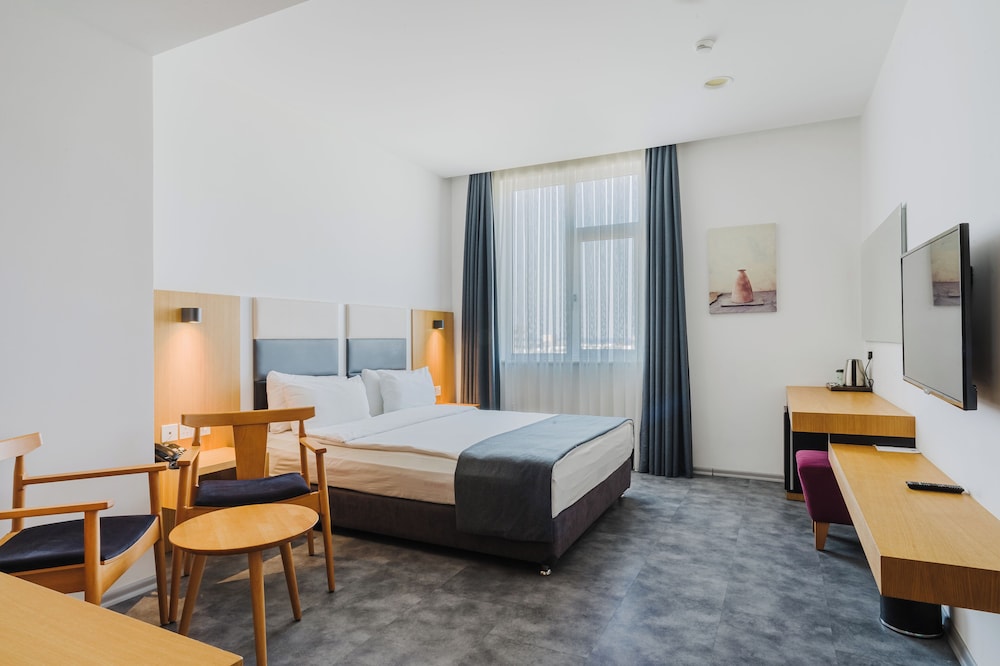 Deluxe Double Room, Garden View