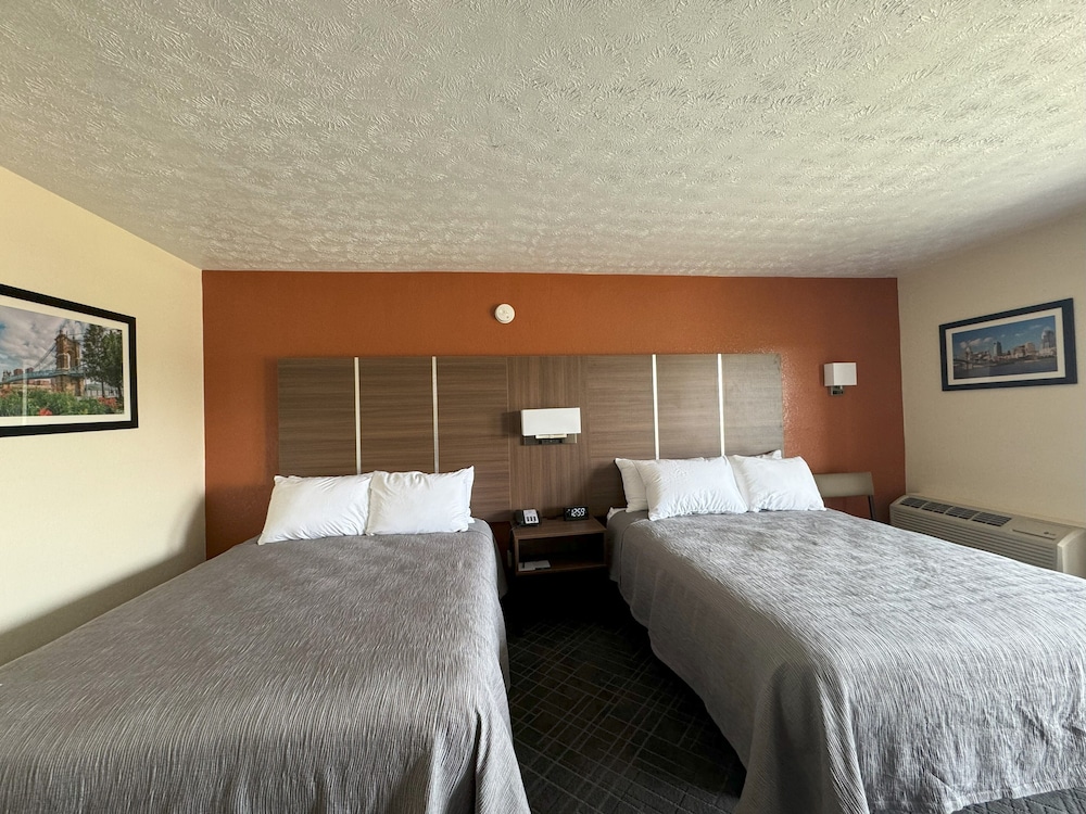 Standard Room, 2 Queen Beds, Non Smoking - Photo 6
