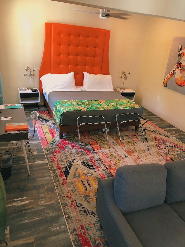 Signature Double Room, 1 King Bed, Balcony, Pool View (Adults 25+) (Jeffery)