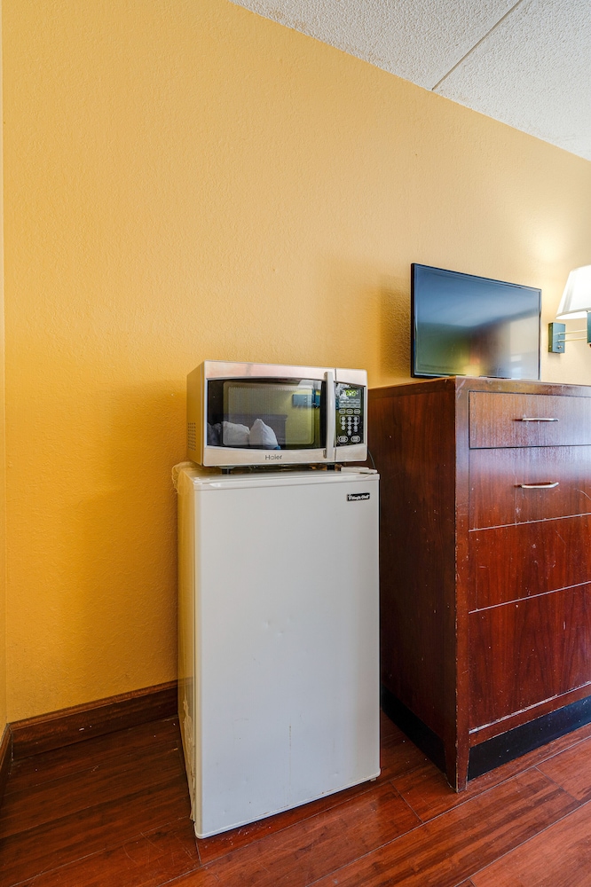 Double Room, 2 Double Beds, Non Smoking - Photo 8