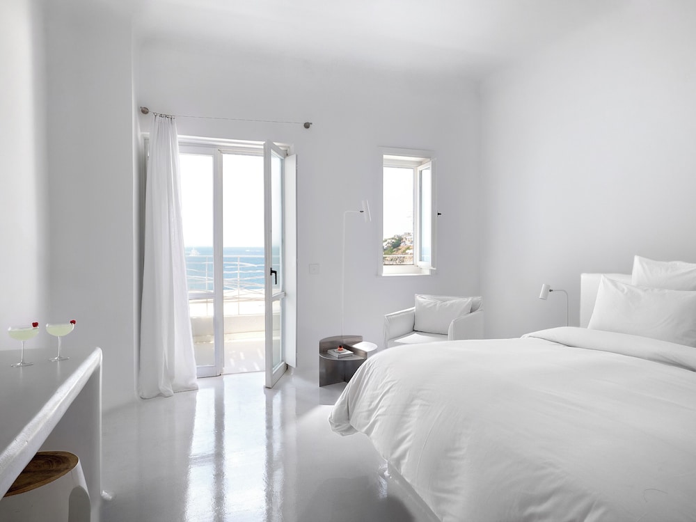 Waterfront Bungalow - Photo 3