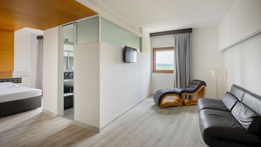 Junior Suite - Photo 1