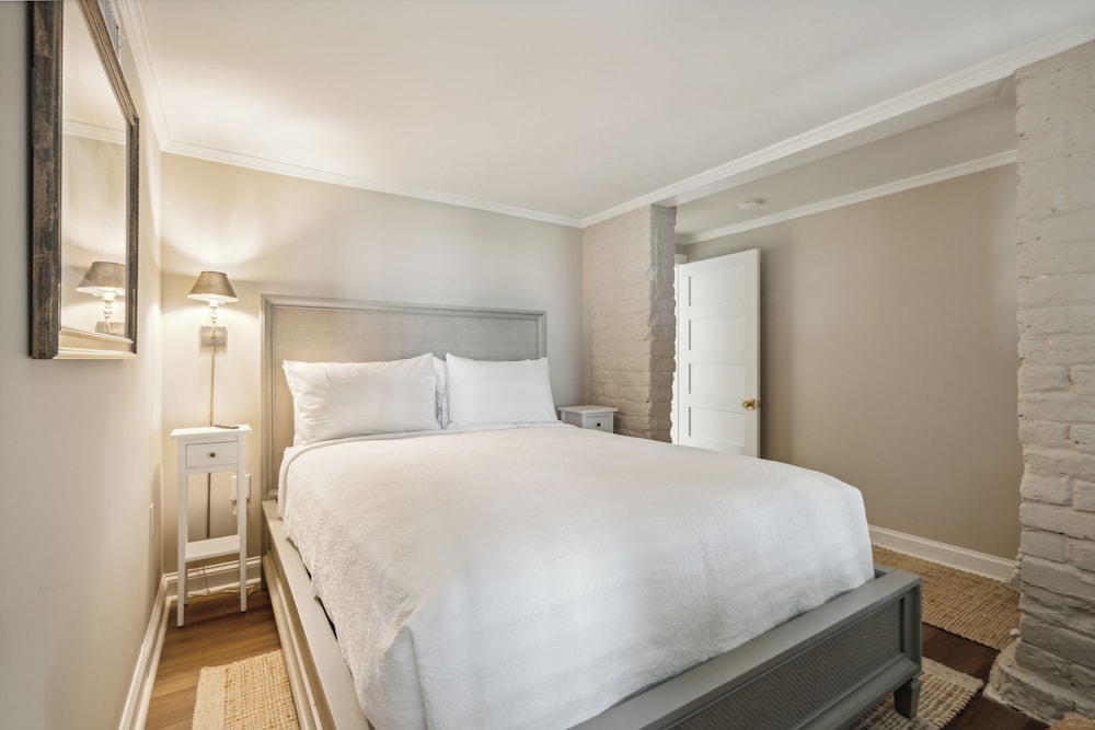 Deluxe Suite, 2 Bedrooms, River View, Ground Floor (Pet Friendly) photo 2