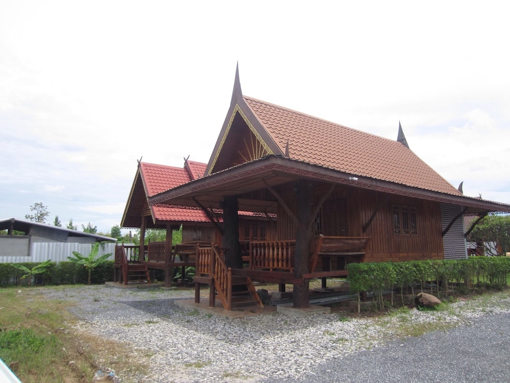 Bungalow photo 1