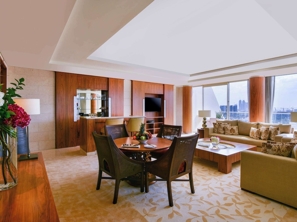 Suite, 1 Double Bed (Landmark) - Photo 4