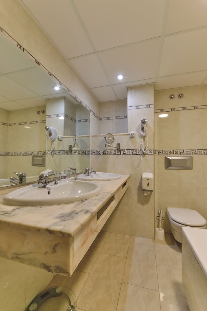 Deluxe Double Room, Jetted Tub photo 3