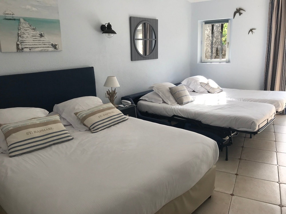 Superior Quadruple Room, Multiple Beds, Ground Floor photo 1