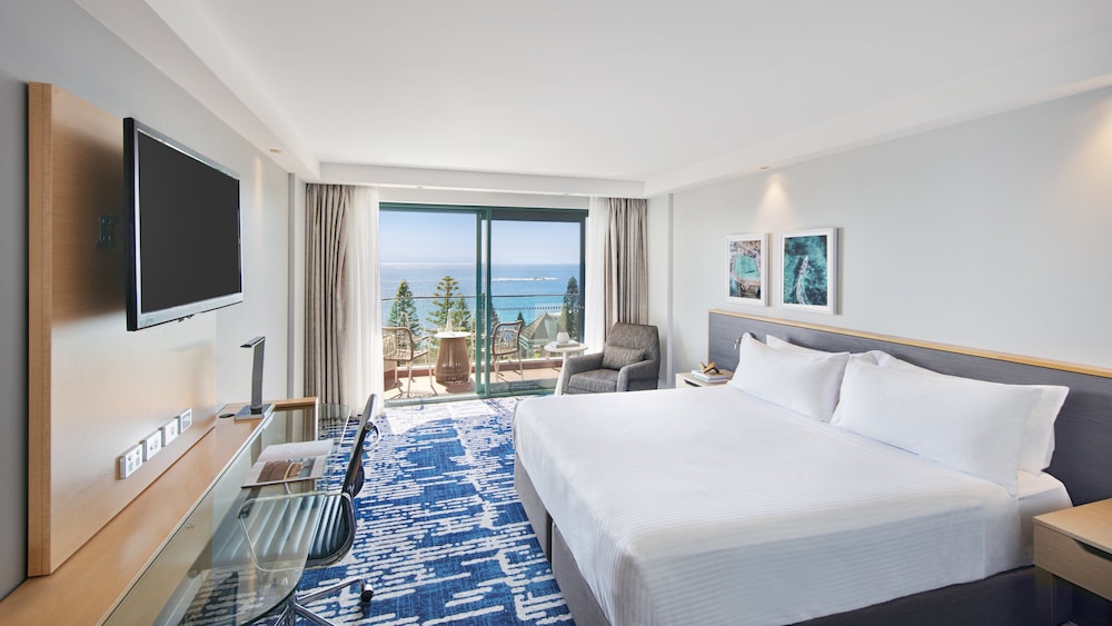 Premium King Signature Ocean Front Room