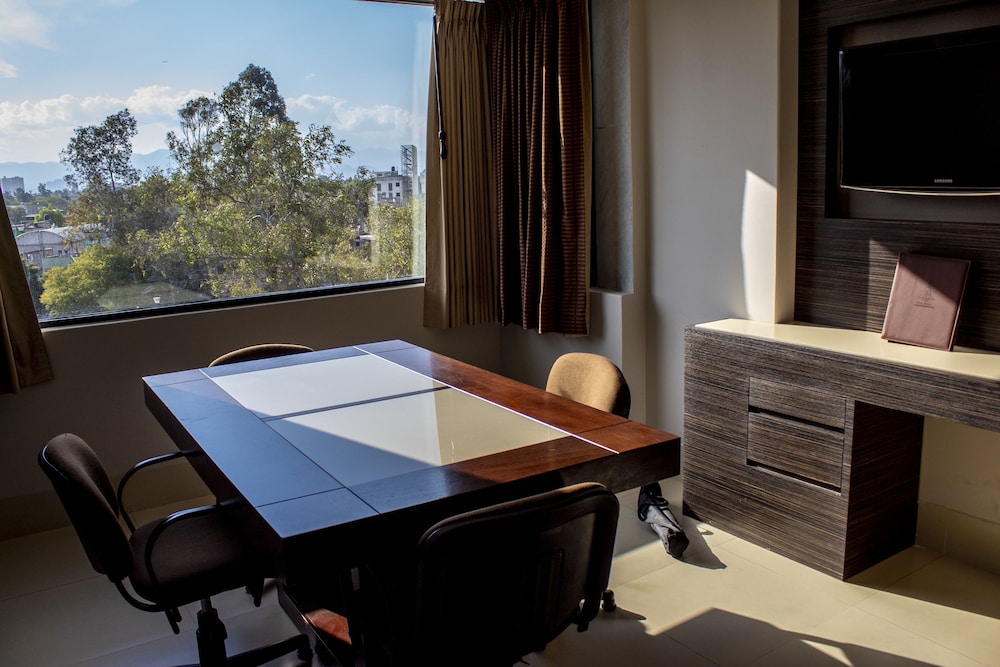 Executive Suite, 1 King Bed photo 1