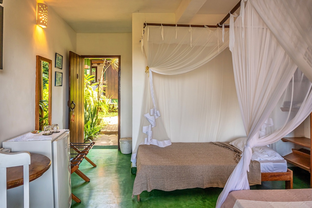 Standard Double or Twin Room, Multiple Beds, Balcony, Sea View photo 1