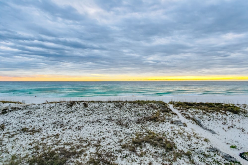 Condo, 2 Bedrooms, Beach View, Beachfront (Beach Chairs Included) photo 2