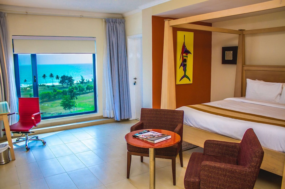 Deluxe Room, 1 Queen Bed, Non Smoking, Sea View