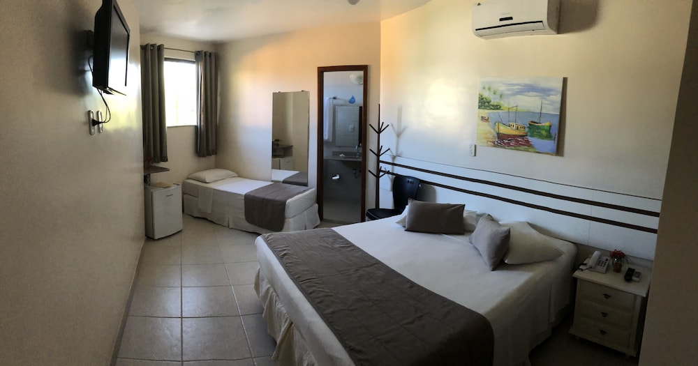 Economy Triple Room photo 3