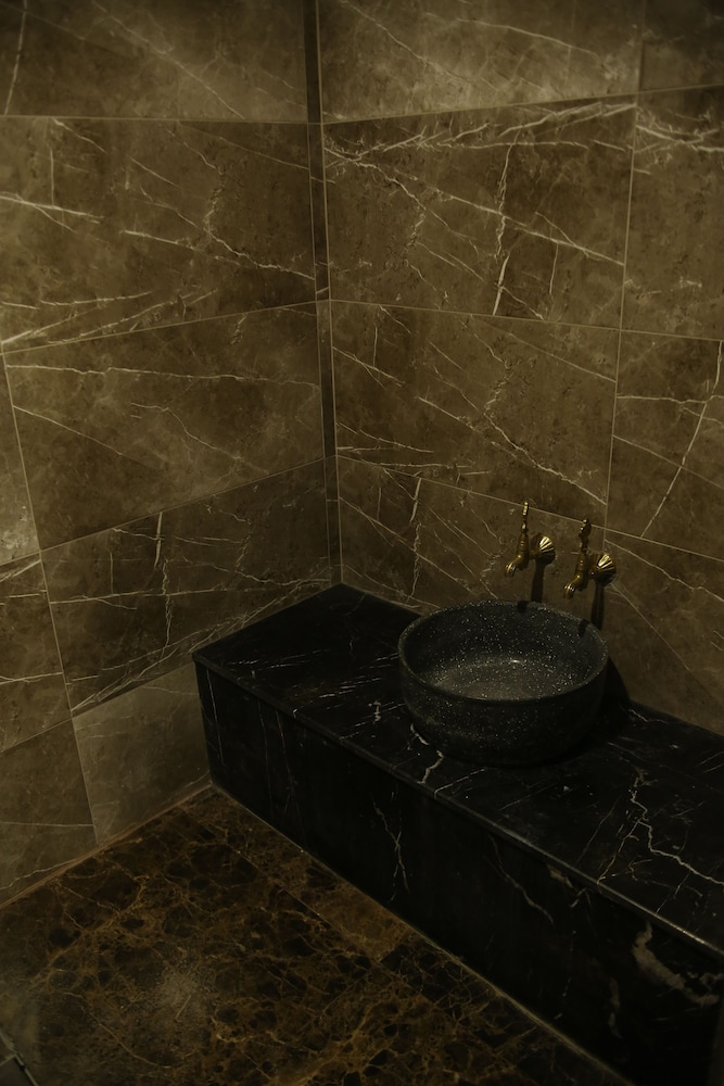 Comfort Room - Photo 6