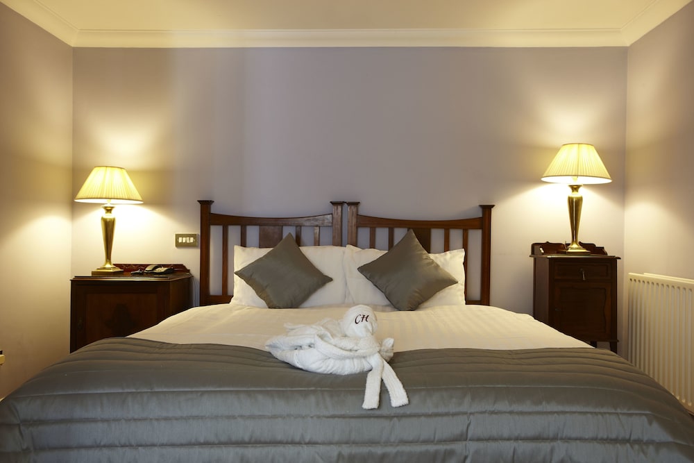 Suite - Photo 1