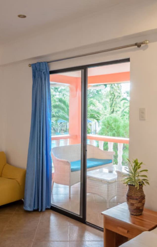 Family Room, Sea View, 1 Bedroom - Photo 4