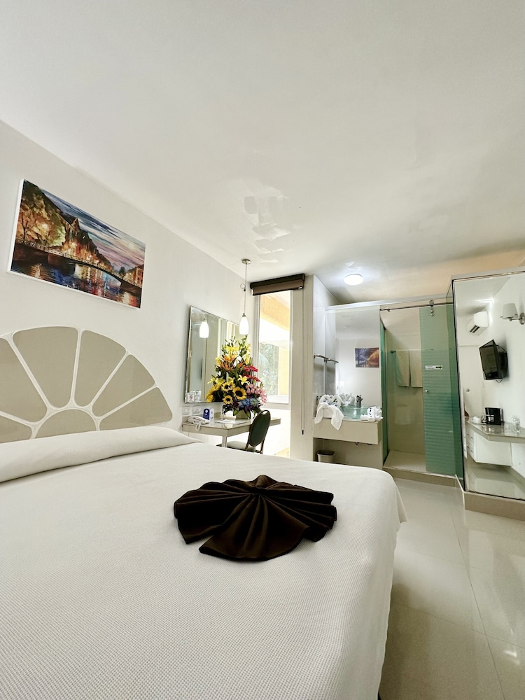 Executive Room, 1 King Bed, Non Smoking photo 1