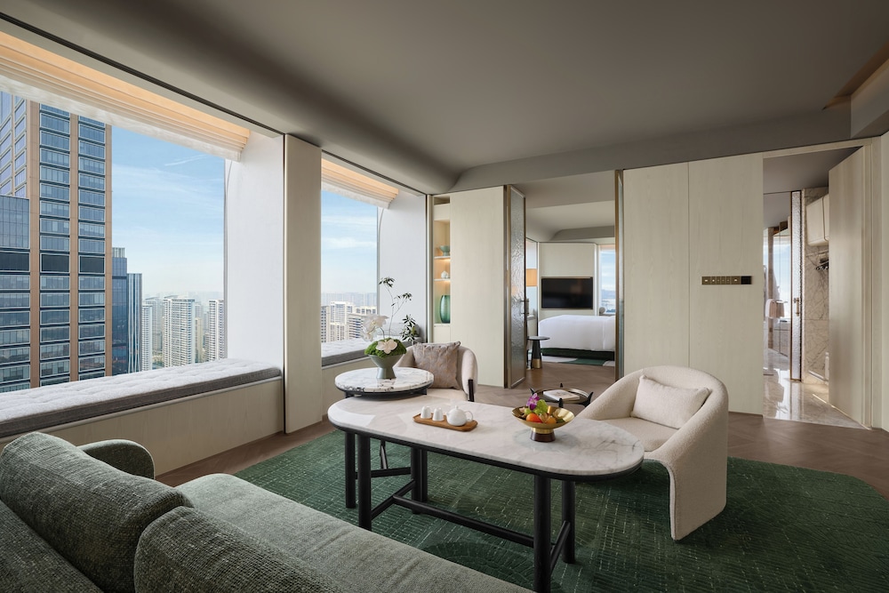 Suite, 1 King Bed photo 2