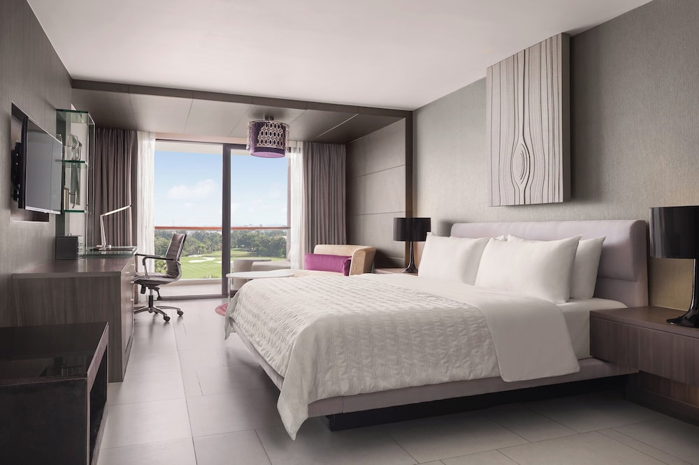 Grand Suite, 1 Bedroom, Golf View (Balcony)