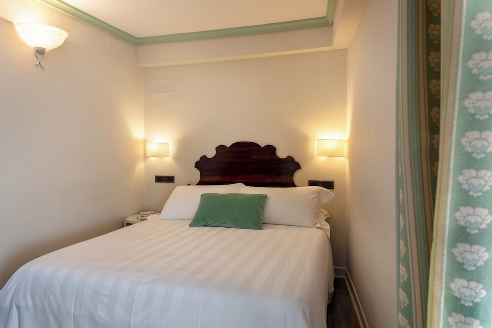 Basic Double Room, 1 Large Twin Bed photo 1