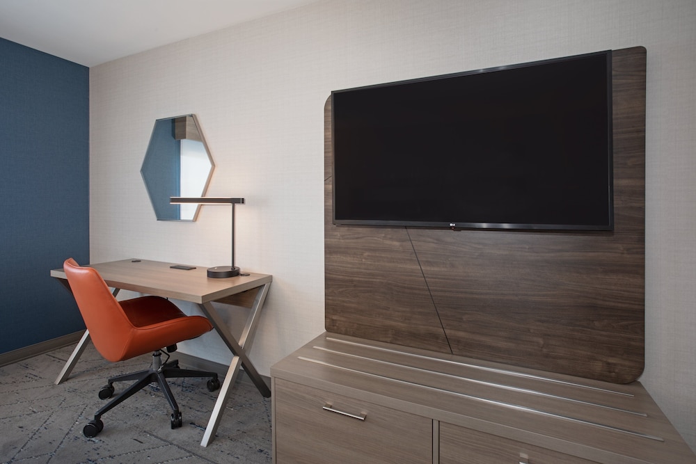 Standard Room, 2 Queen Beds, Accessible - Photo 3