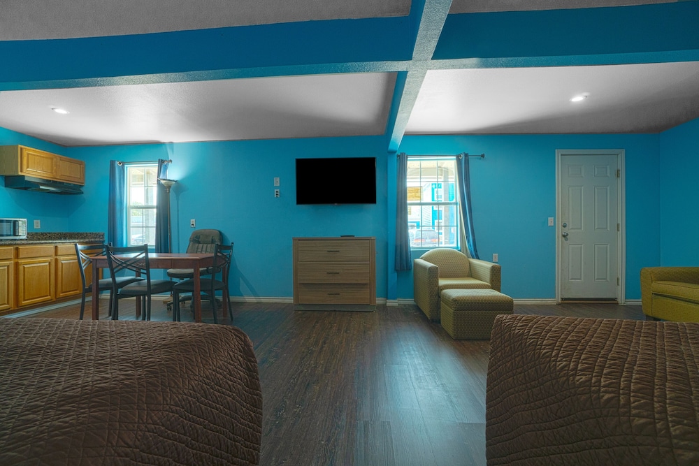 Room, Multiple Beds, Kitchenette photo 2