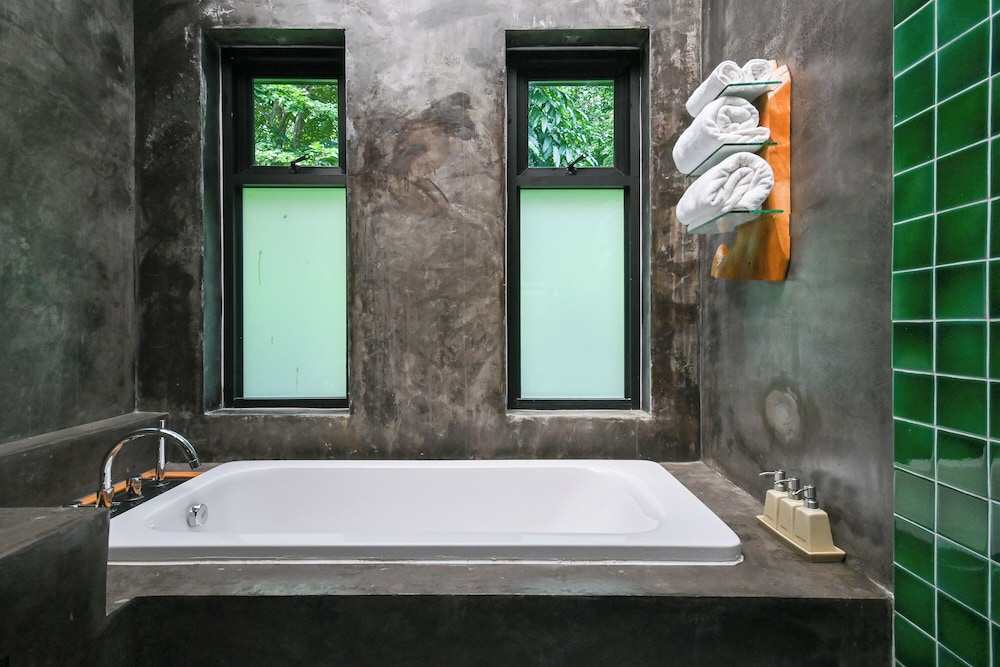 2 Bedroom Bathtub Villa Pool View - Photo 6