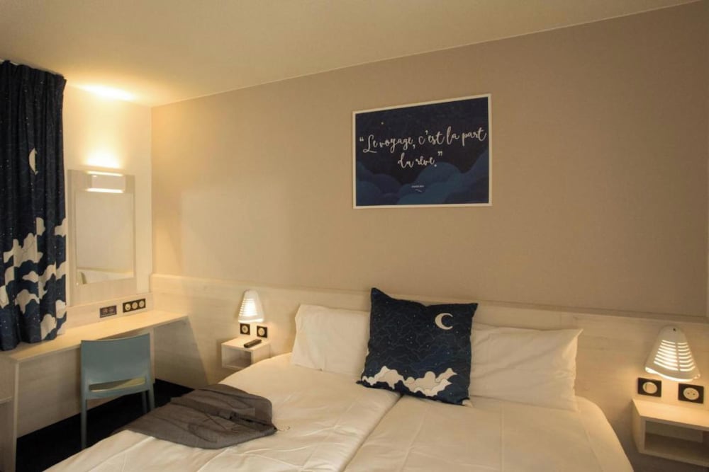 Twin Room - Photo 3