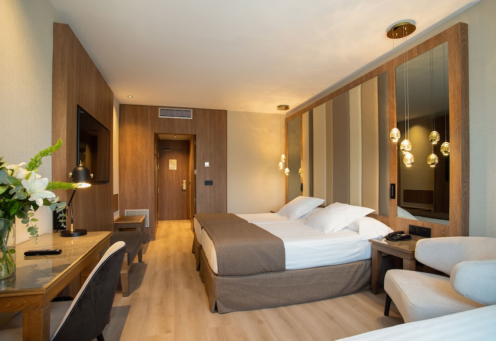 Standard Room with extra bed photo 2