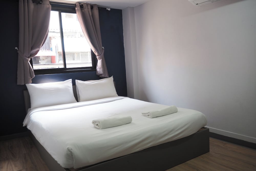 Double Room, 1 Queen Bed