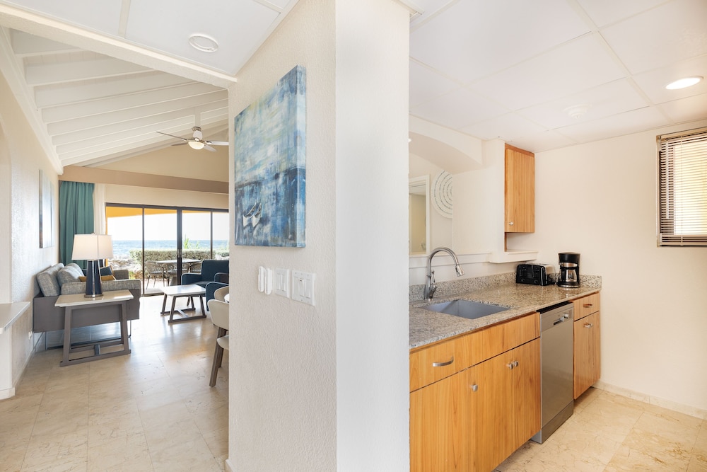Suite, 1 Bedroom, Kitchen, Ocean View - Photo 10