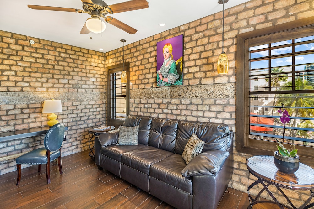 Cavalier Ocean View Suite - Photo 7