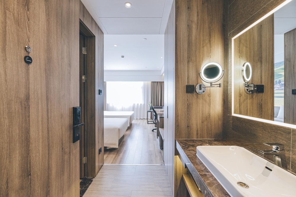 Business Twin Room, City View