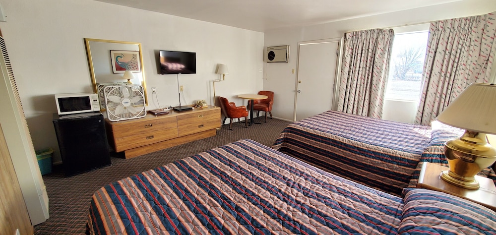 Room, 2 Queen Beds photo 2