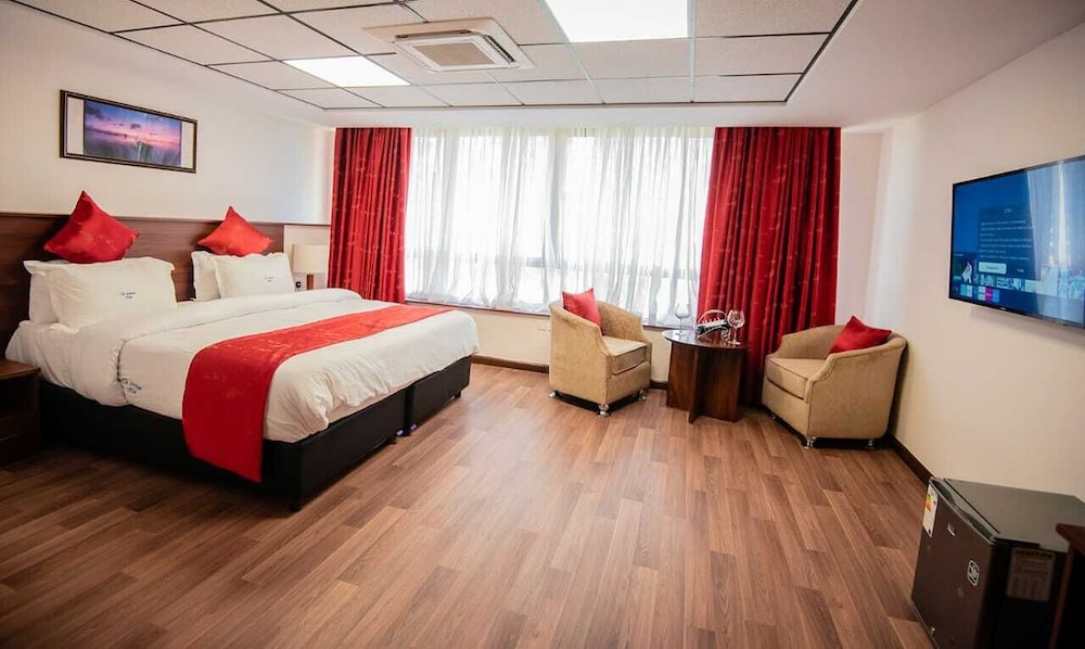 Executive Double Room, 1 King Bed, Non Smoking, City View photo 1