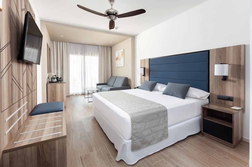 Double Room, Balcony (Seaside Orientation) photo 2