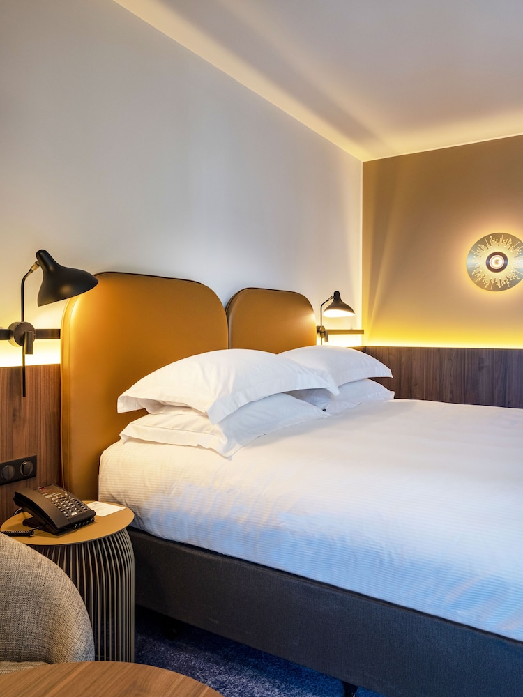 Premium Room, 1 King Bed (Sea Side) - Photo 3