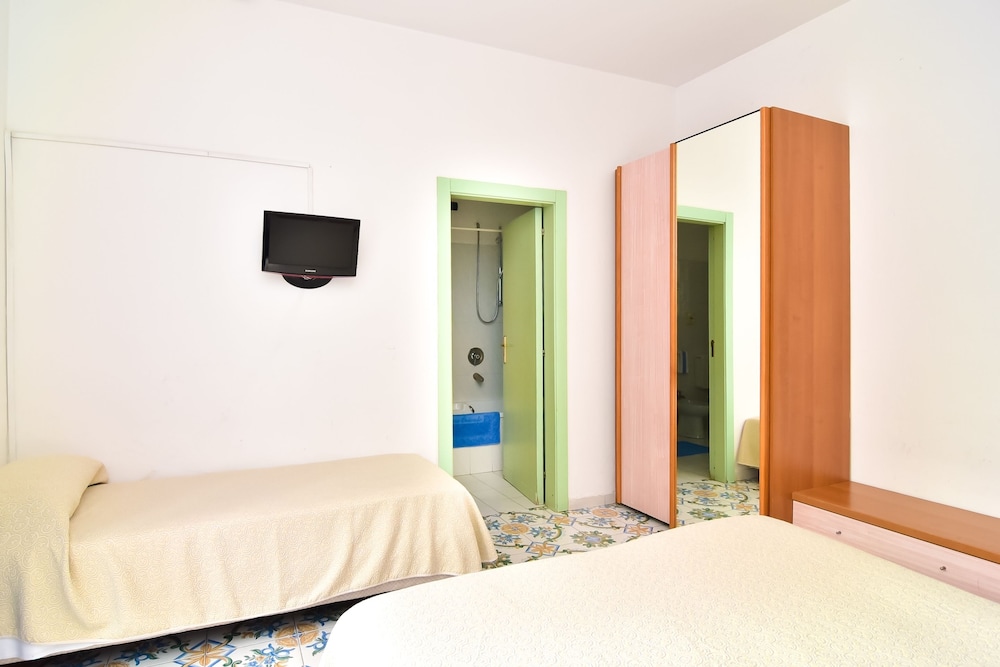 Standard Triple Room photo 1