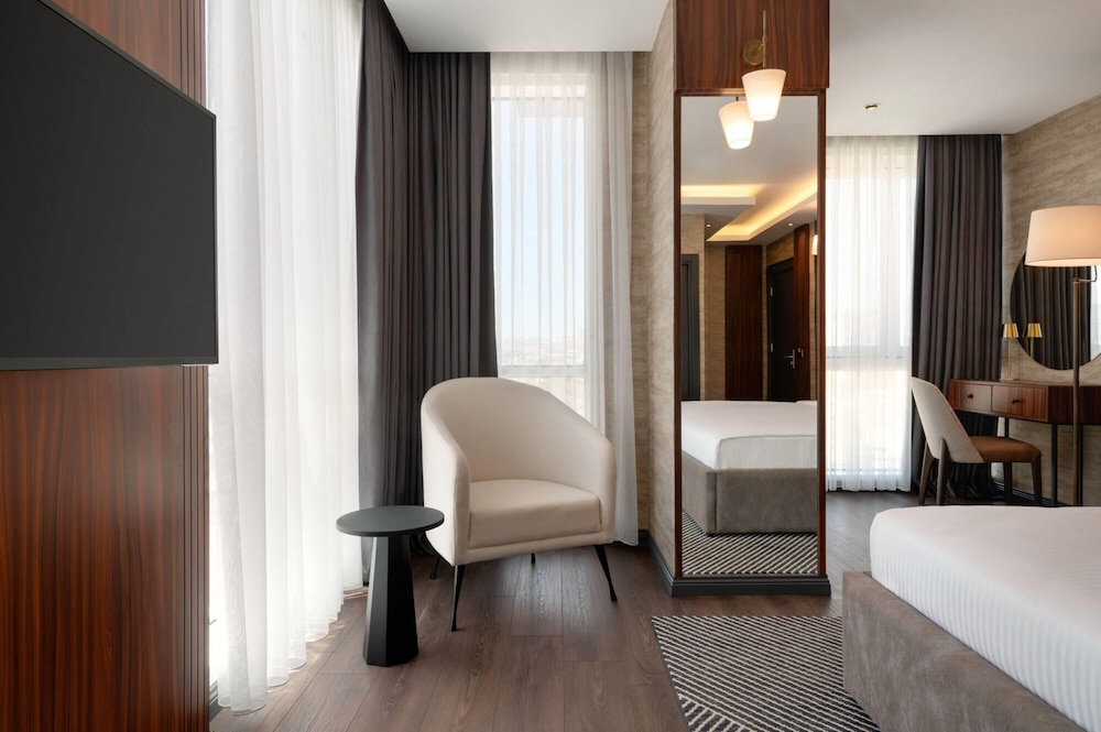 Room, 1 Double Bed, Sea View, Corner photo 1
