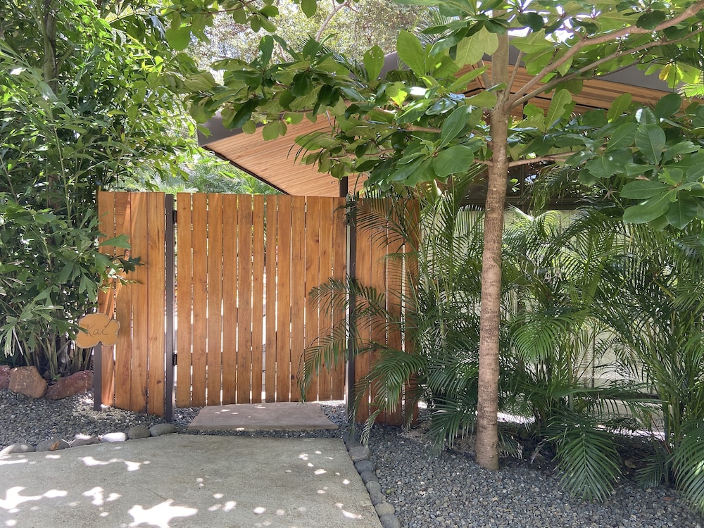 Room, Multiple Beds, Refrigerator, Garden View (Kai) photo 2