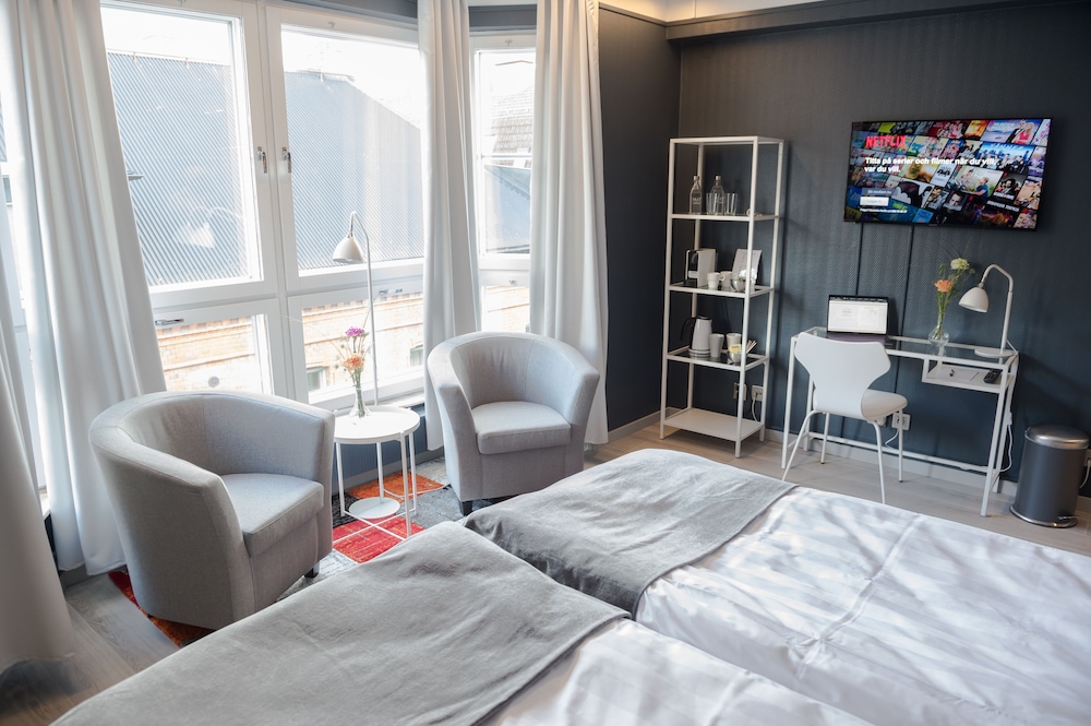Executive Room, City View