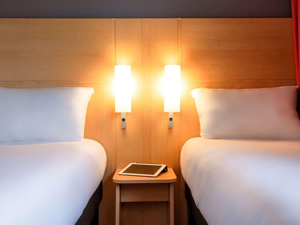 Standard Room, 2 Twin Beds photo 3