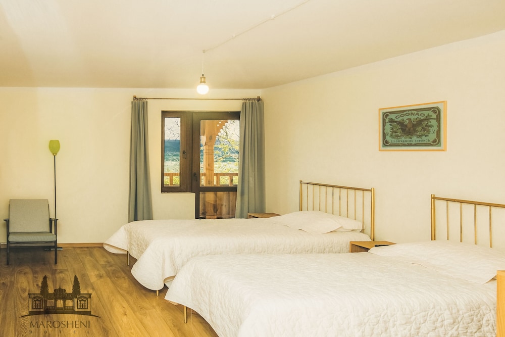 Standard Twin Room, 2 Twin Beds, Mountain View photo 2