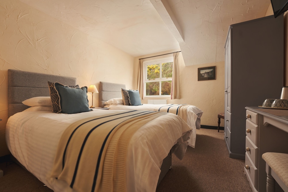 Standard Twin Room - Photo 4