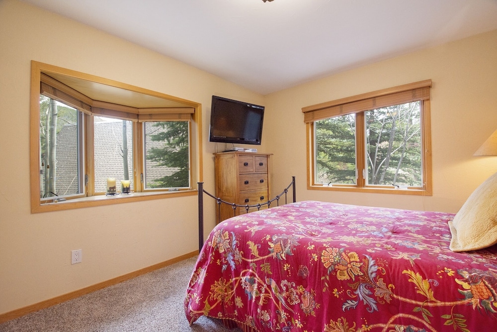 Townhome, 3 Bedrooms photo 1