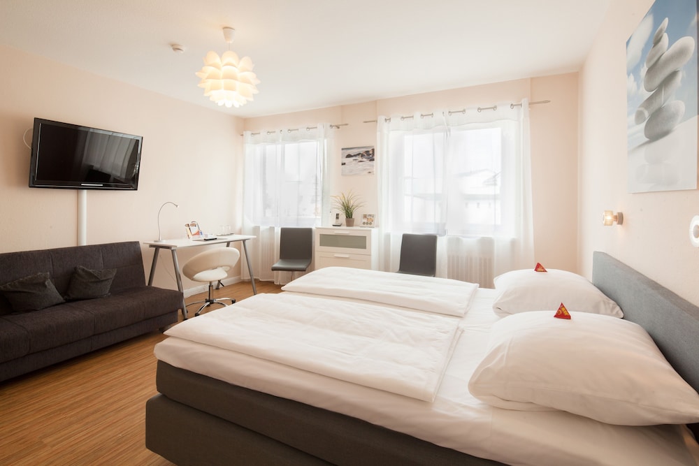 Basic Double Room photo 2