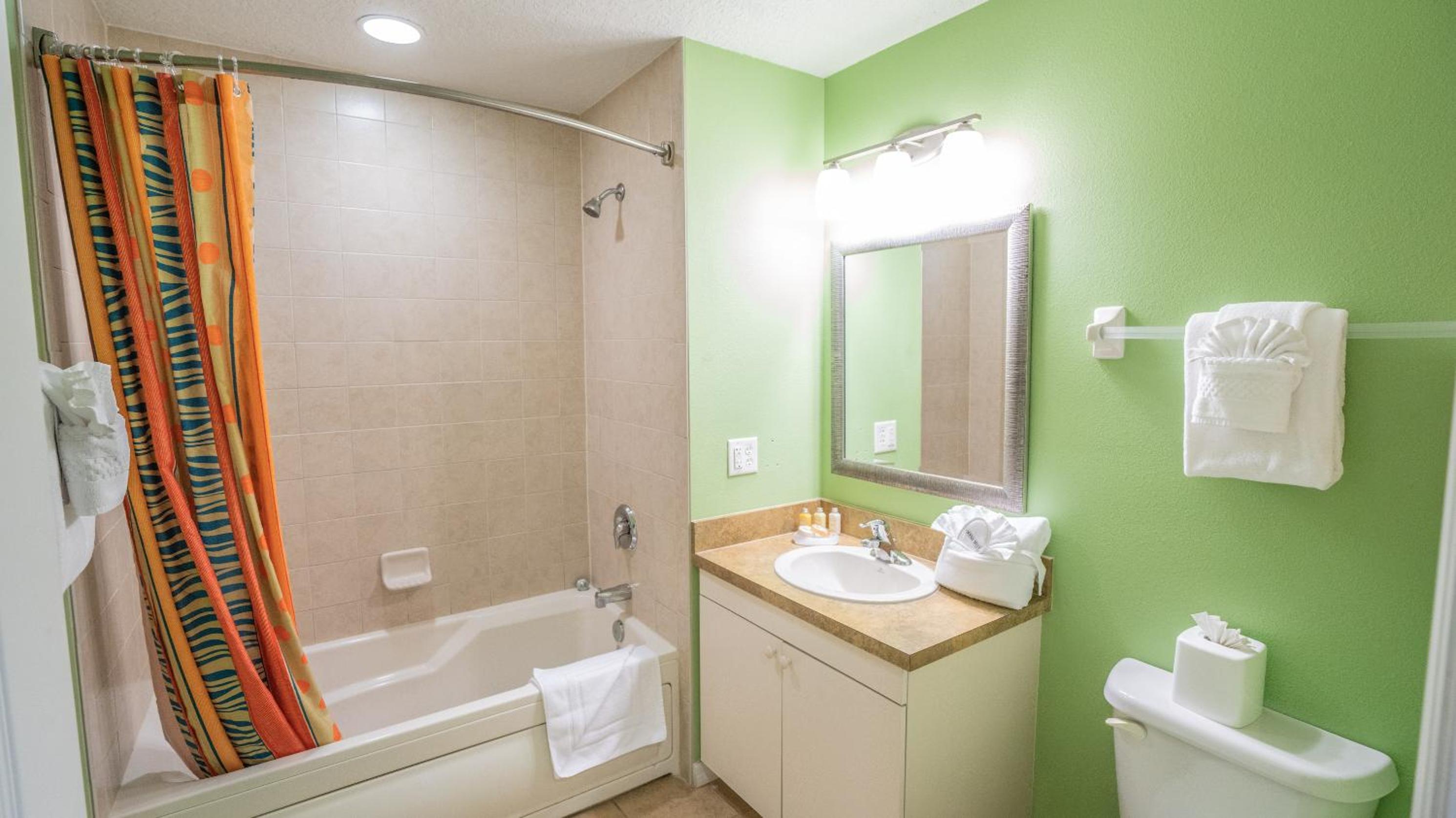 Two-Bedroom Condo with Sofa Bed - Full Kitchen - Photo 9