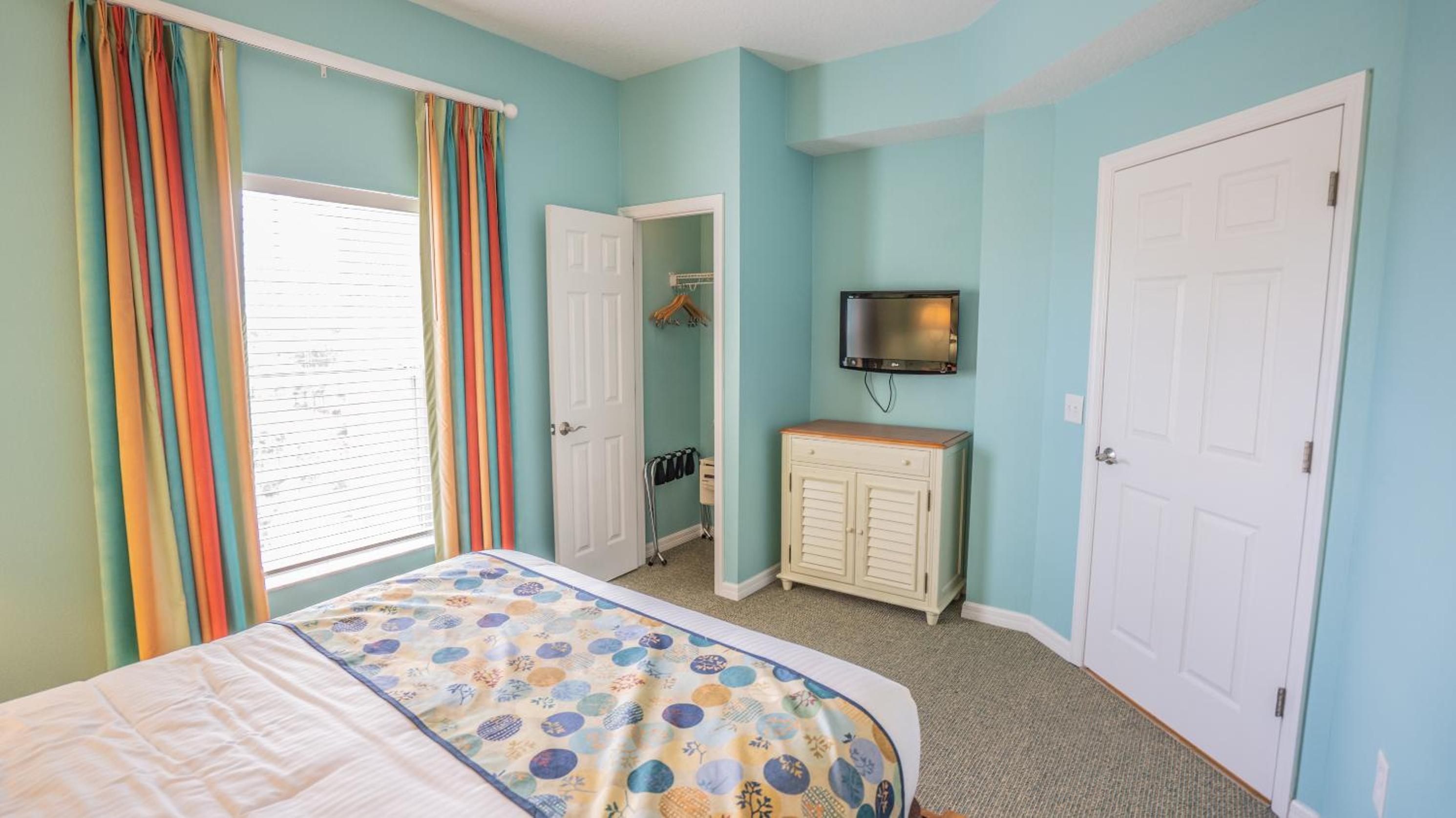 One Bedroom Condo with Sofa Bed - Full Kitchen - Photo 16