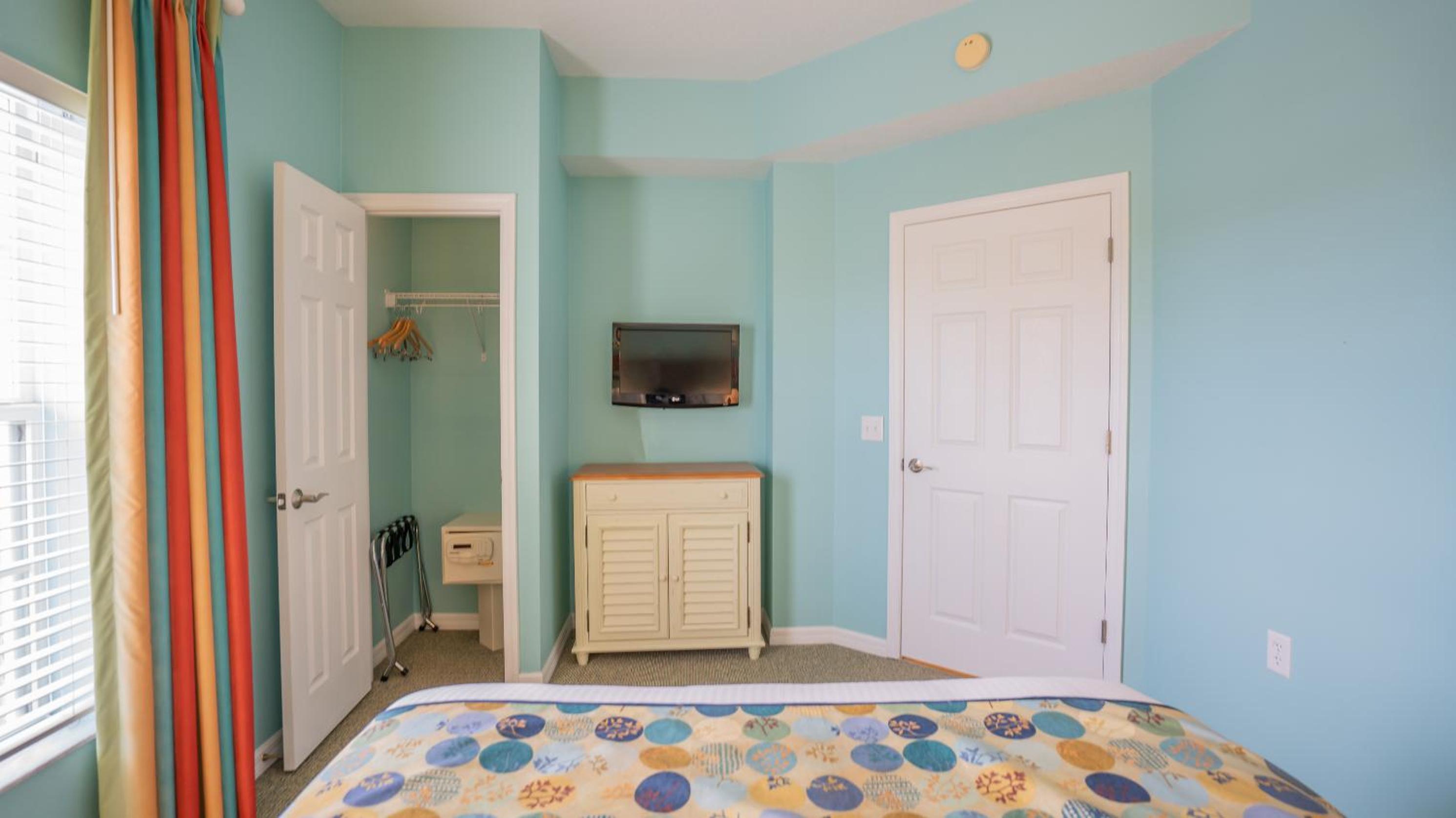 One Bedroom Condo with Sofa Bed - Full Kitchen - Photo 17